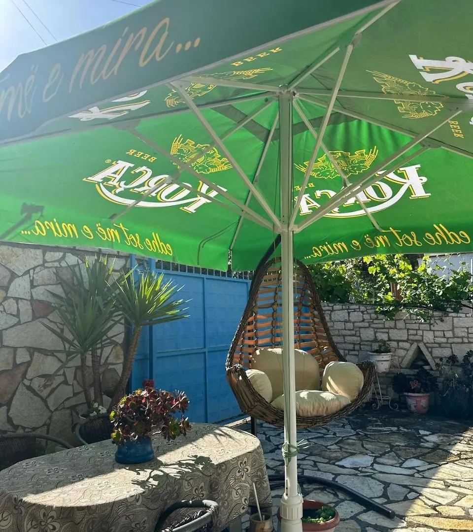 Vila Mema 2 Piqeras